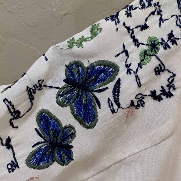 Chelsea and violet flowy blouse - Picture 2 of 6